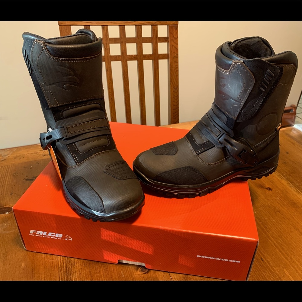 NWT Falco Marshall men's motorcycle boots size 9.
